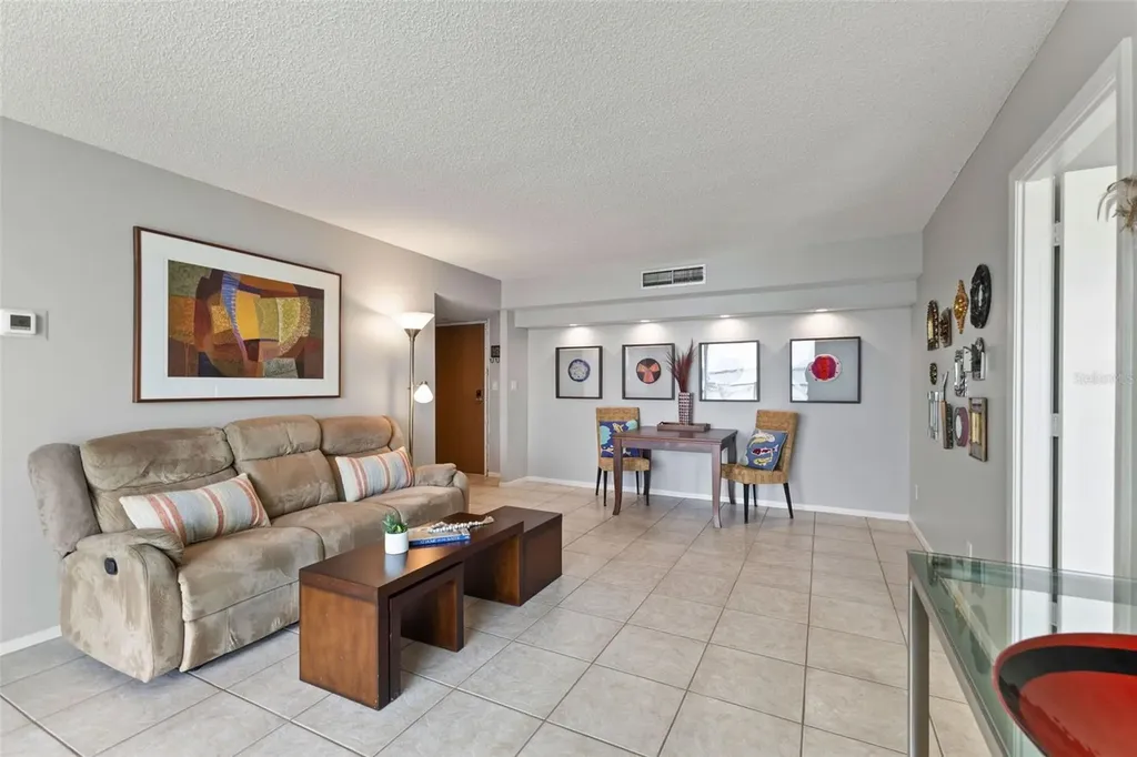 1111 N Gulfstream Avenue Sarasota FL 34236