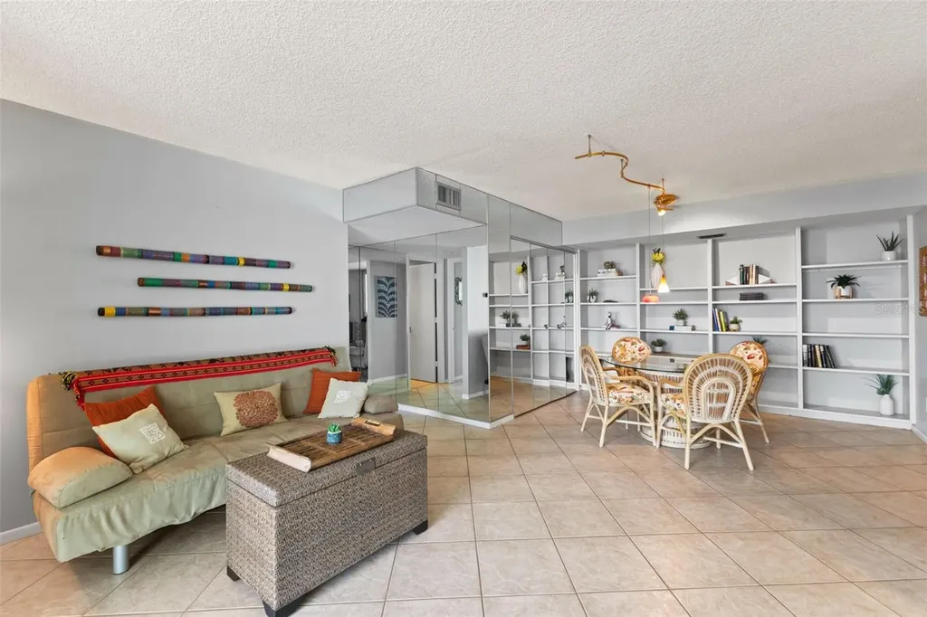 1111 N Gulfstream Avenue Sarasota FL 34236