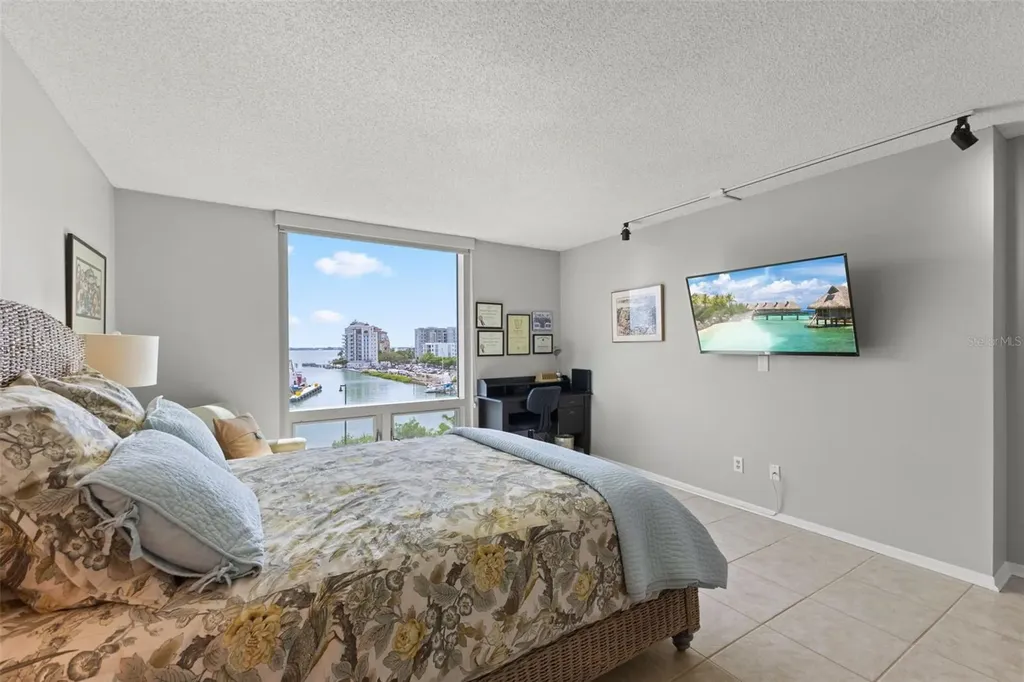 1111 N Gulfstream Avenue Sarasota FL 34236