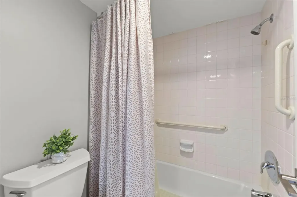 1111 N Gulfstream Avenue Sarasota FL 34236