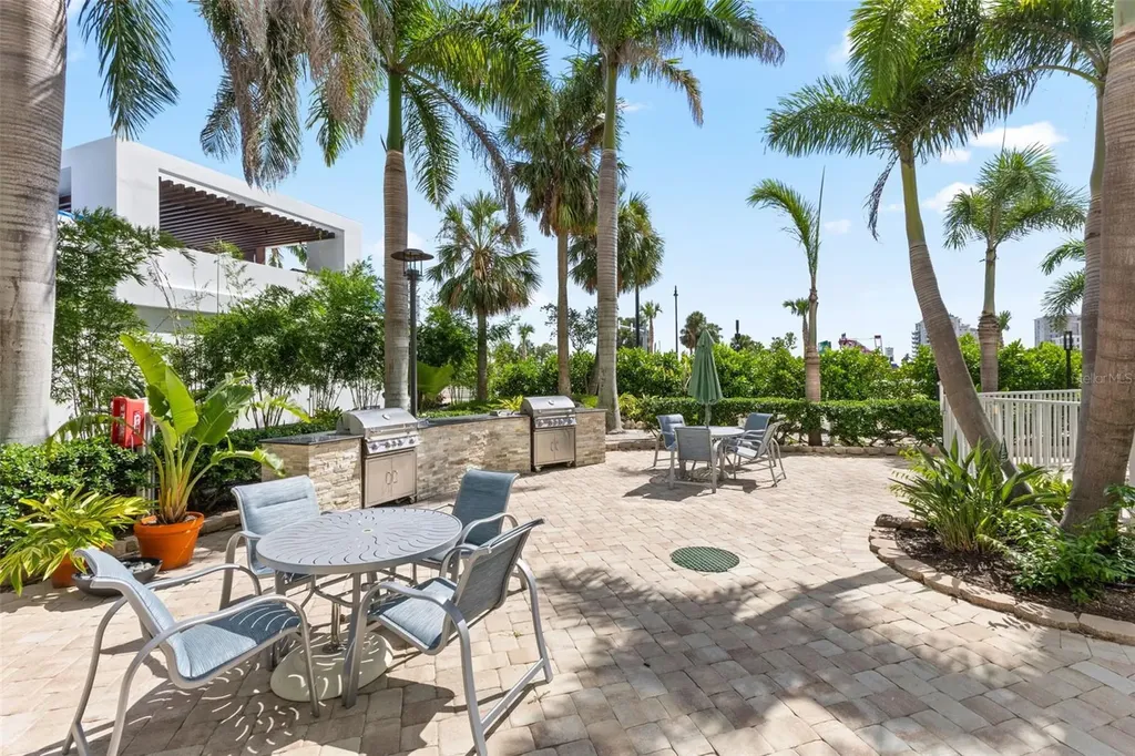 1111 N Gulfstream Avenue Sarasota FL 34236