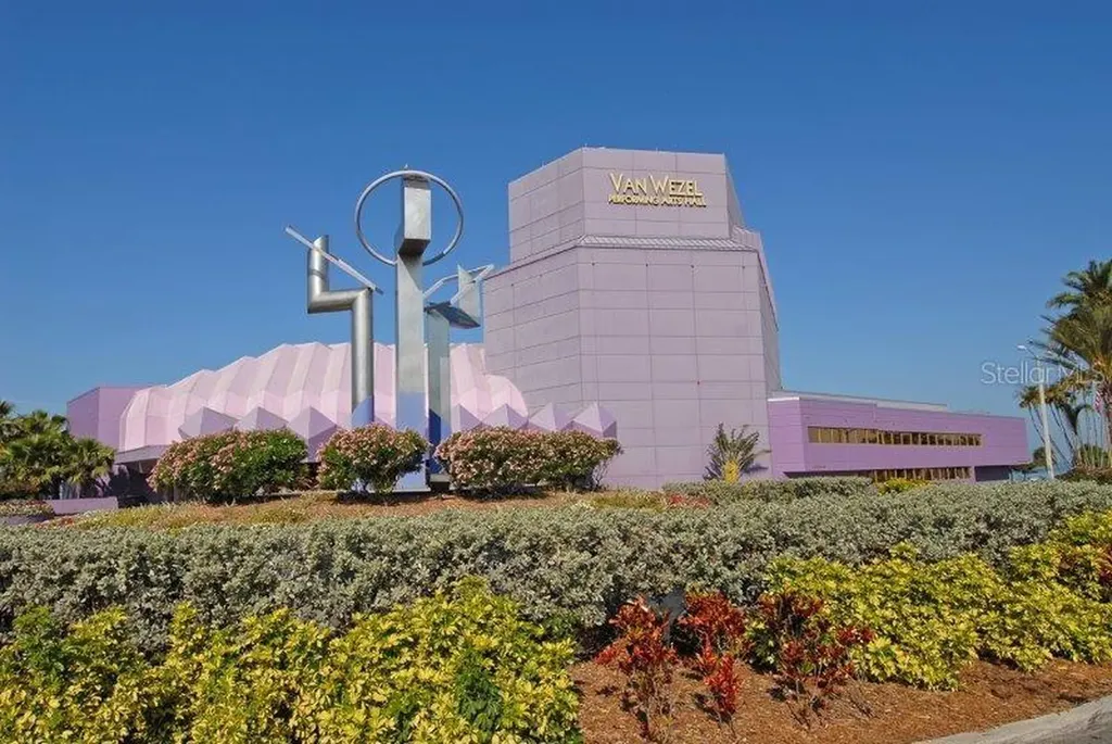 1111 N Gulfstream Avenue Sarasota FL 34236