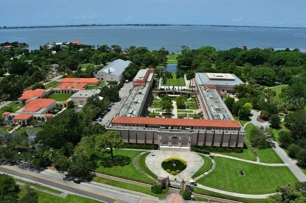 1111 N Gulfstream Avenue Sarasota FL 34236