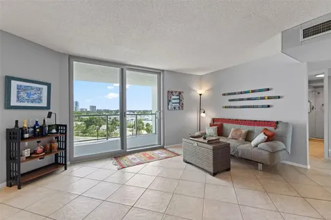 1111 N Gulfstream Avenue Sarasota FL 34236