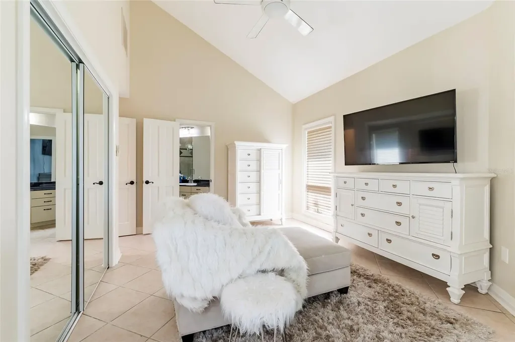 2268 Kings Point Drive Largo FL 33774