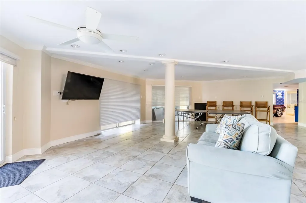 2268 Kings Point Drive Largo FL 33774