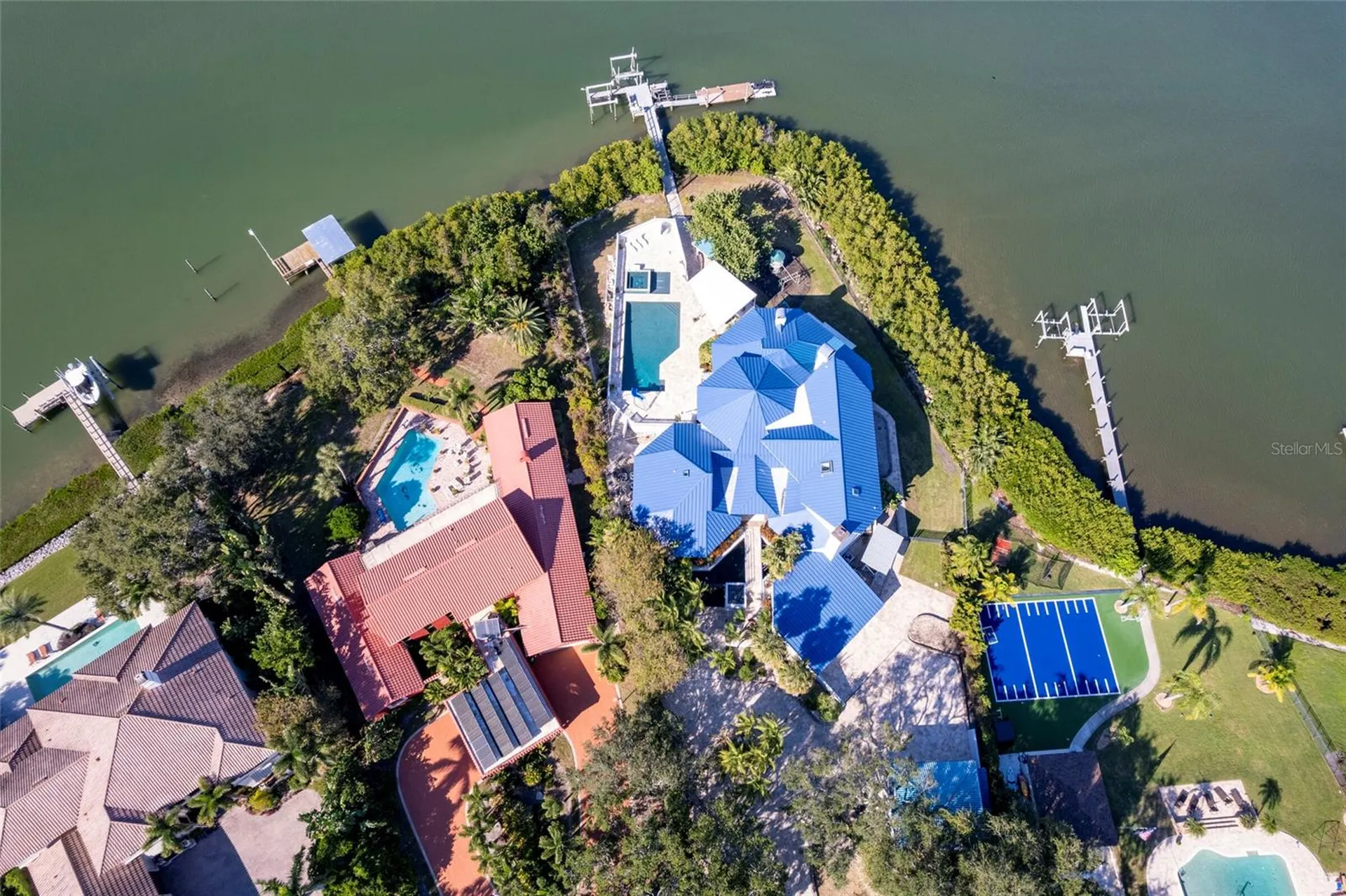 2268 Kings Point Drive Largo FL 33774