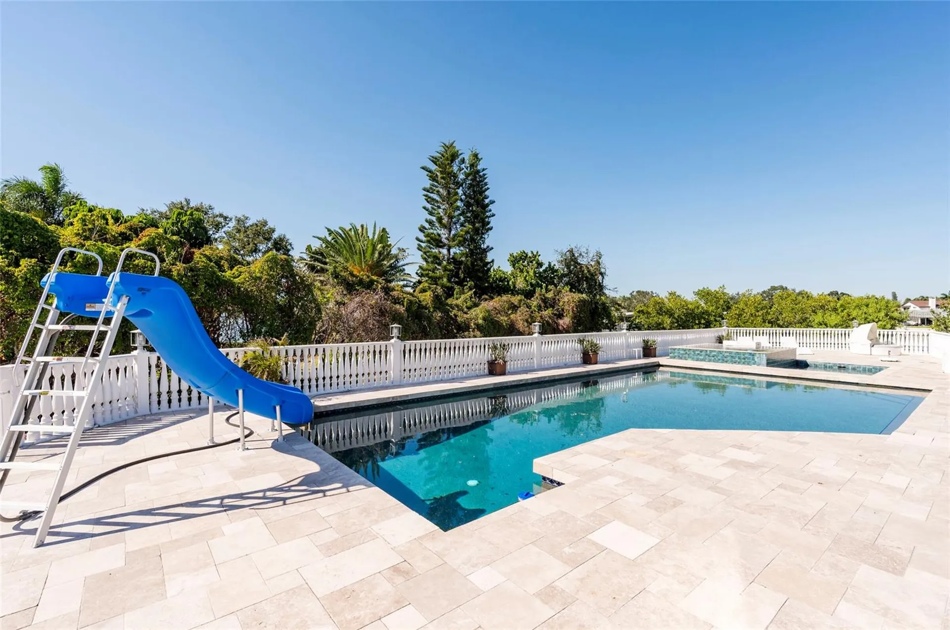 2268 Kings Point Drive Largo FL 33774