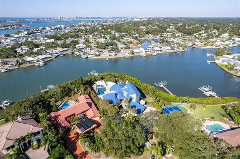 2268 Kings Point Drive Largo FL 33774
