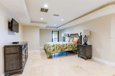 2268 Kings Point Drive Largo FL 33774