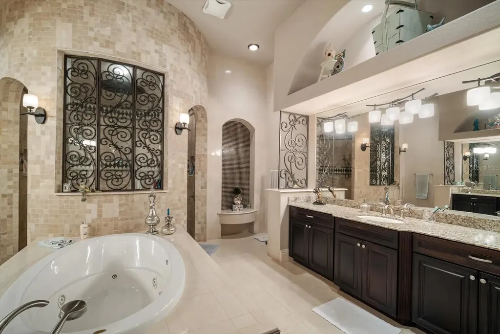 16220 Ternglade Drive Lithia FL 33547