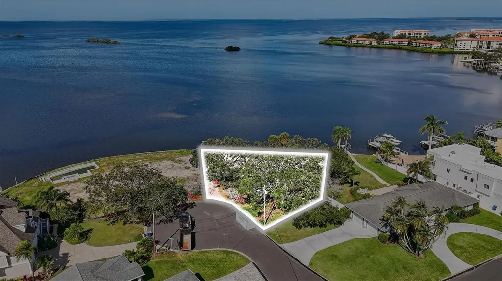 508 Driftwood Circle Palm Harbor FL 34683