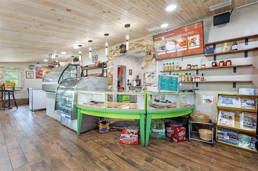 4630 Us Highway 17 De Leon Springs FL 32130