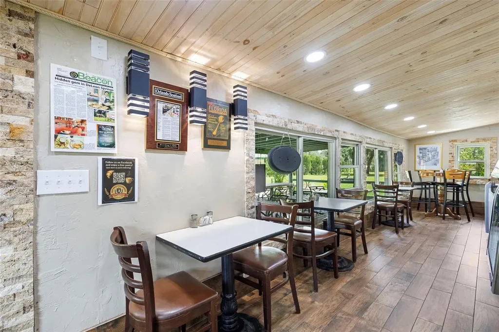 4630 Us Highway 17 De Leon Springs FL 32130