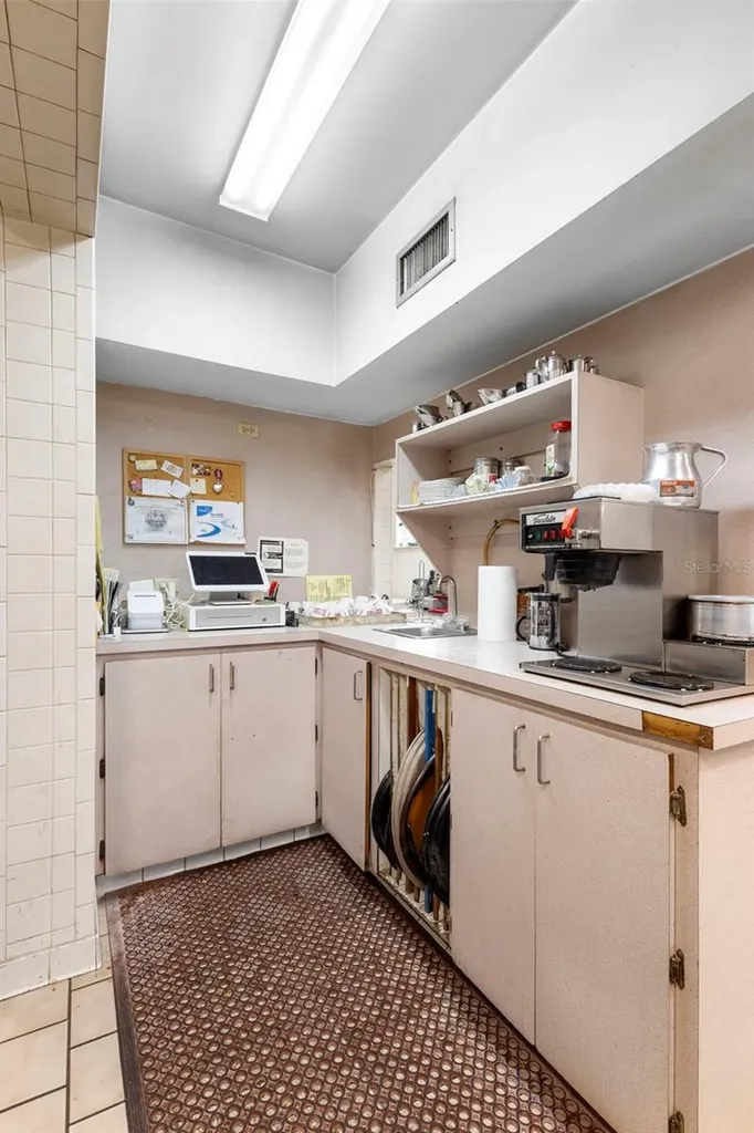 4630 Us Highway 17 De Leon Springs FL 32130