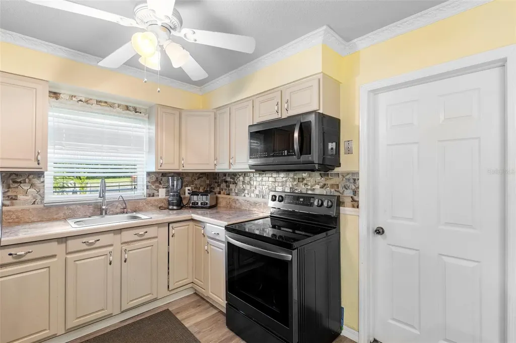 4630 Us Highway 17 De Leon Springs FL 32130