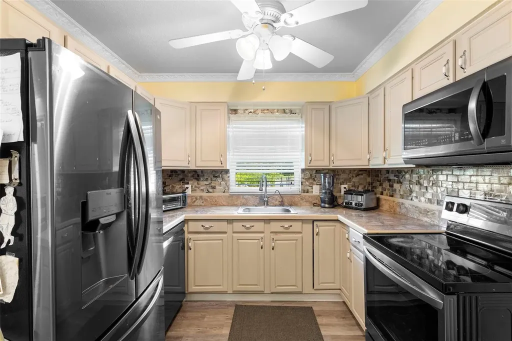 4630 Us Highway 17 De Leon Springs FL 32130