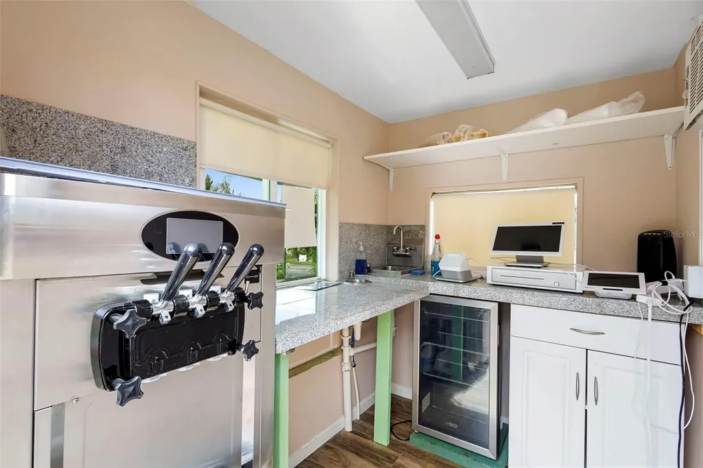 4630 Us Highway 17 De Leon Springs FL 32130