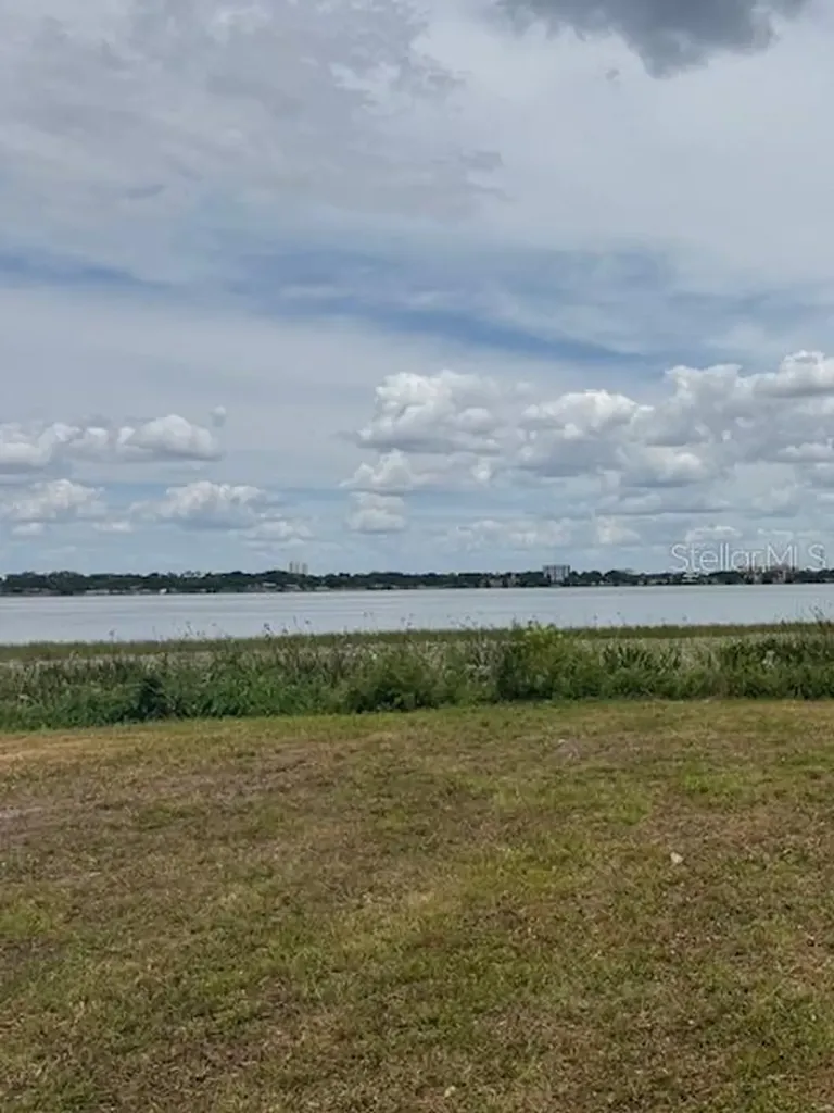 Lake Howard Drive NW Winter Haven FL 33880