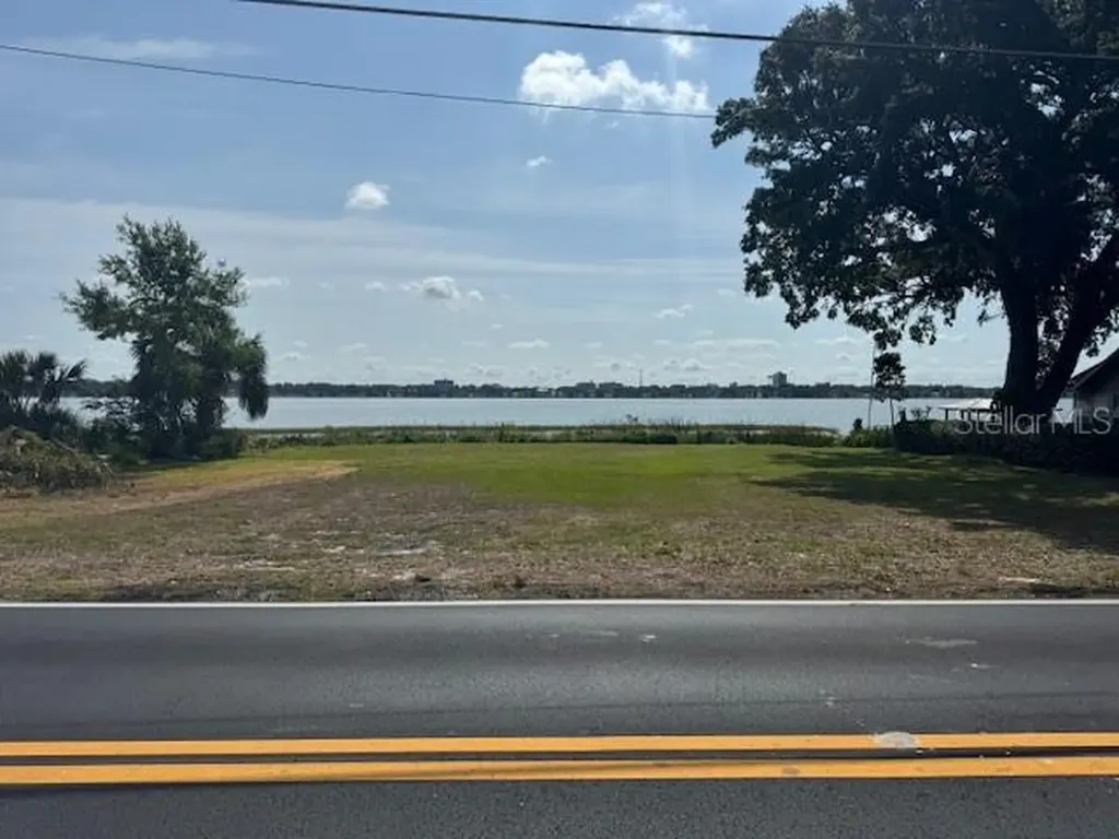 Lake Howard Drive NW Winter Haven FL 33880