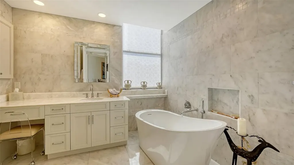 1241 Gulf Of Mexico Drive Longboat Key FL 34228