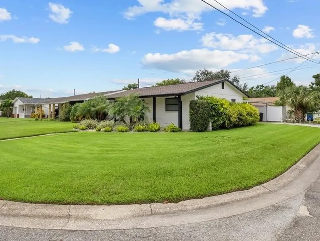 3488 40th Way N St Petersburg FL 33713