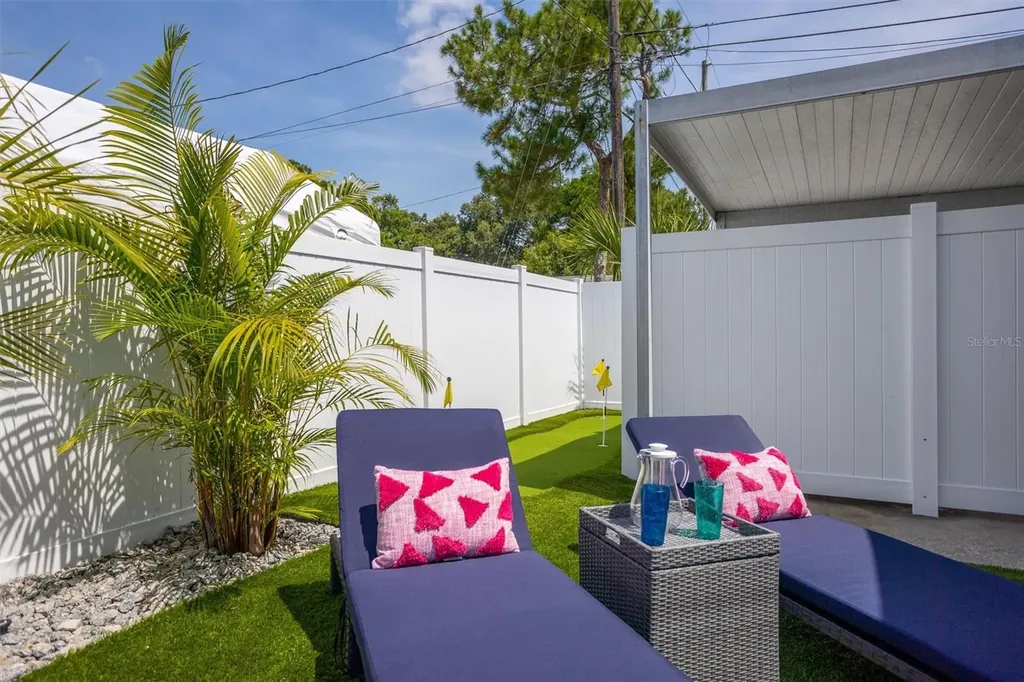 3488 40th Way N St Petersburg FL 33713