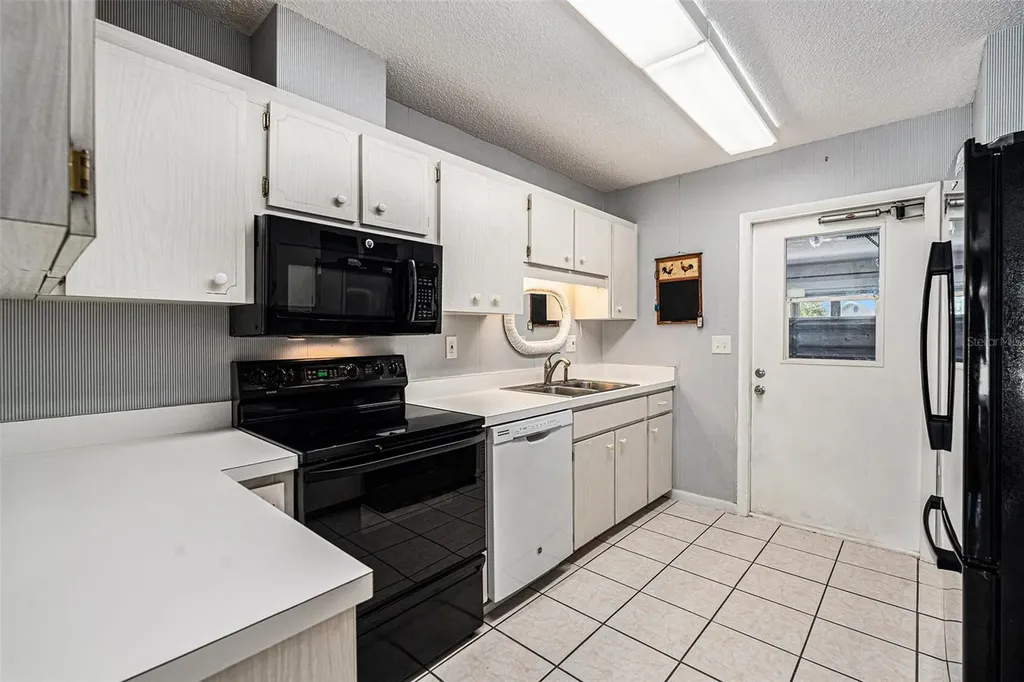 382 Club Manor Drive Sun City Center FL 33573