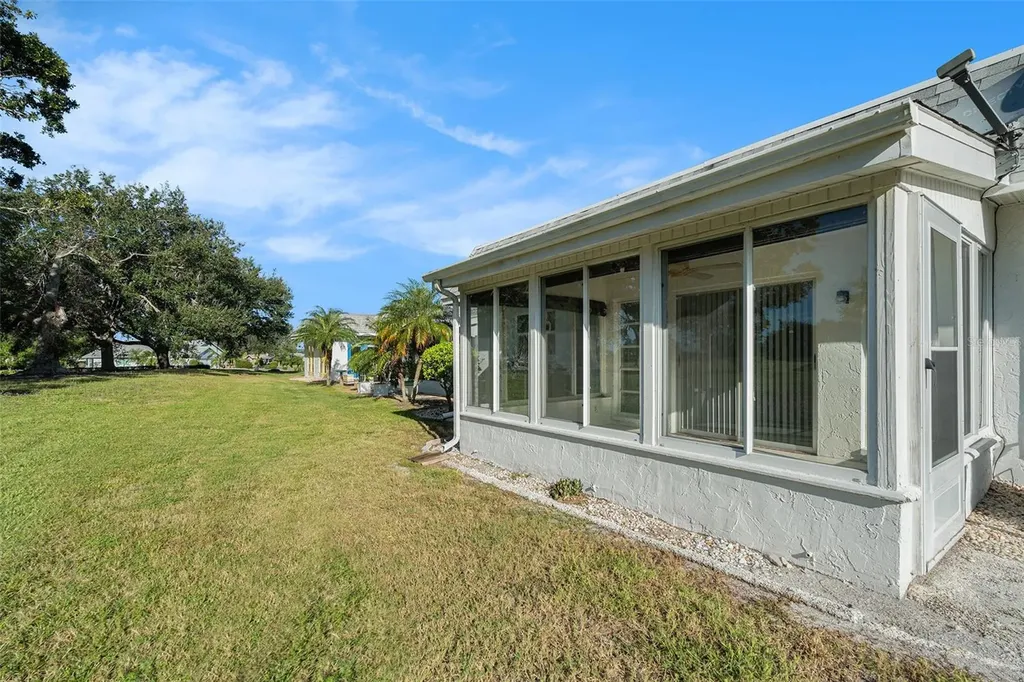 382 Club Manor Drive Sun City Center FL 33573