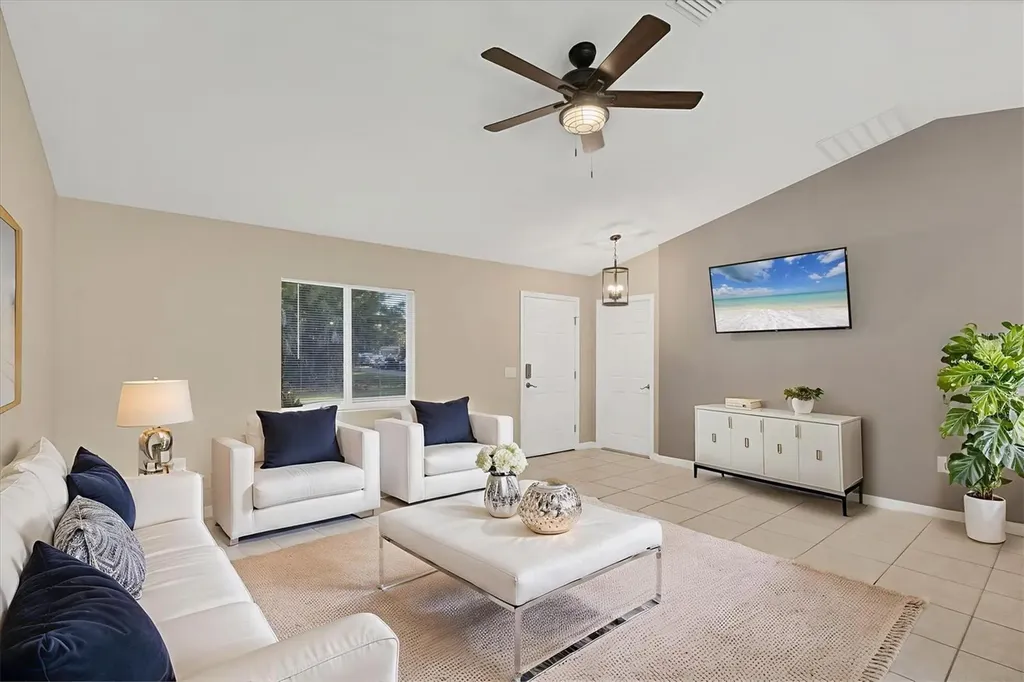 2415 Nowatney Avenue North Port FL 34286