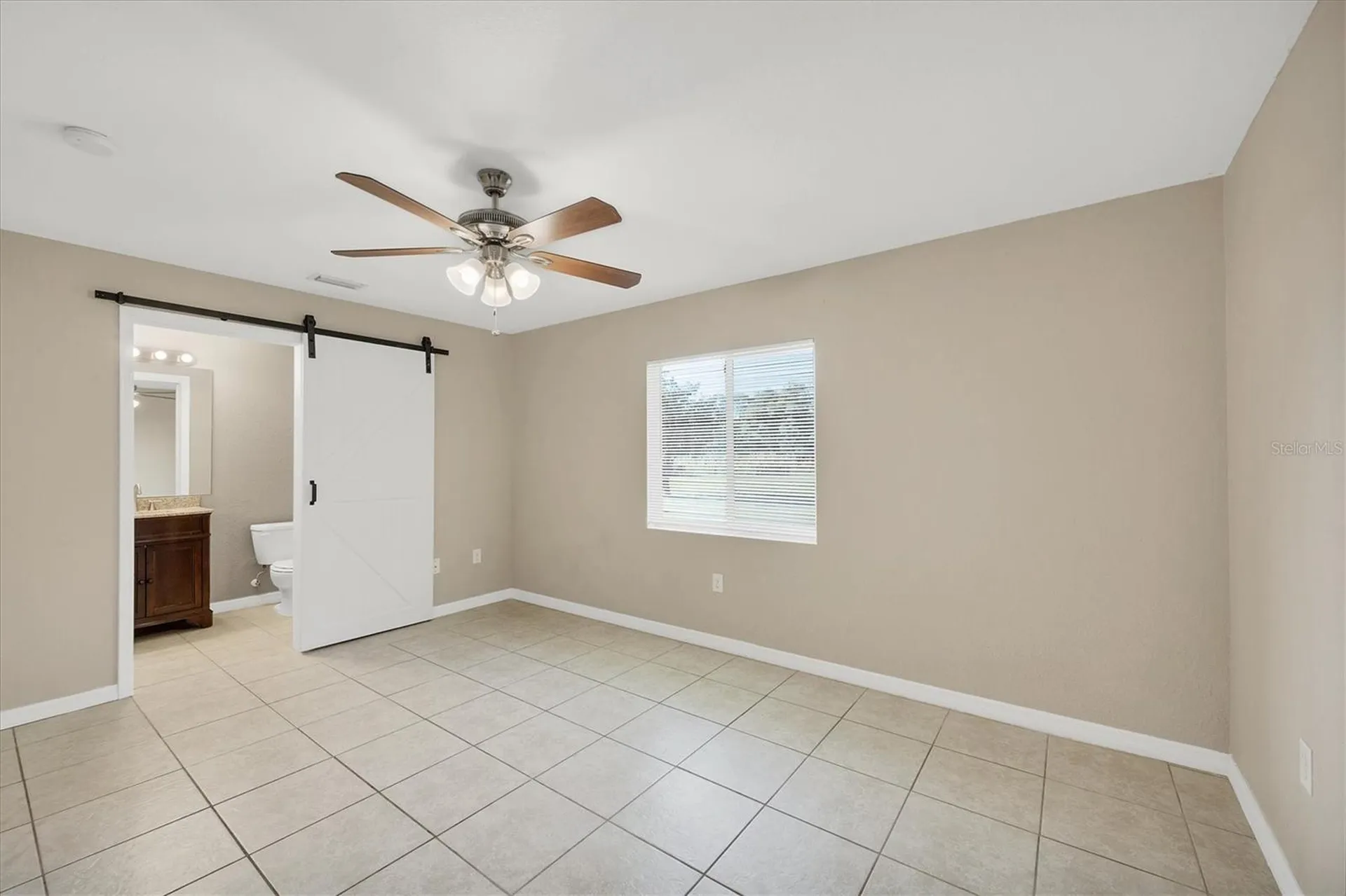 2415 Nowatney Avenue North Port FL 34286