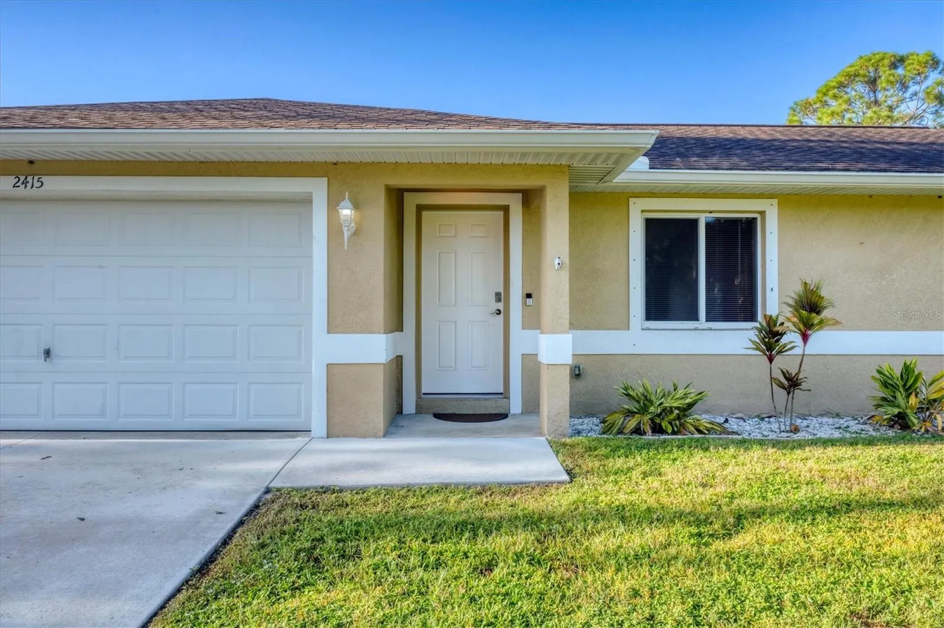 2415 Nowatney Avenue North Port FL 34286