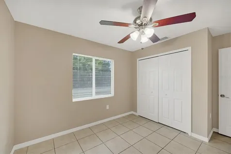 2415 Nowatney Avenue North Port FL 34286