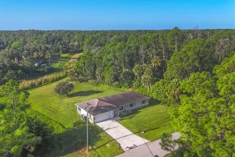 2415 Nowatney Avenue North Port FL 34286