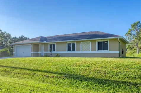 2415 Nowatney Avenue North Port FL 34286