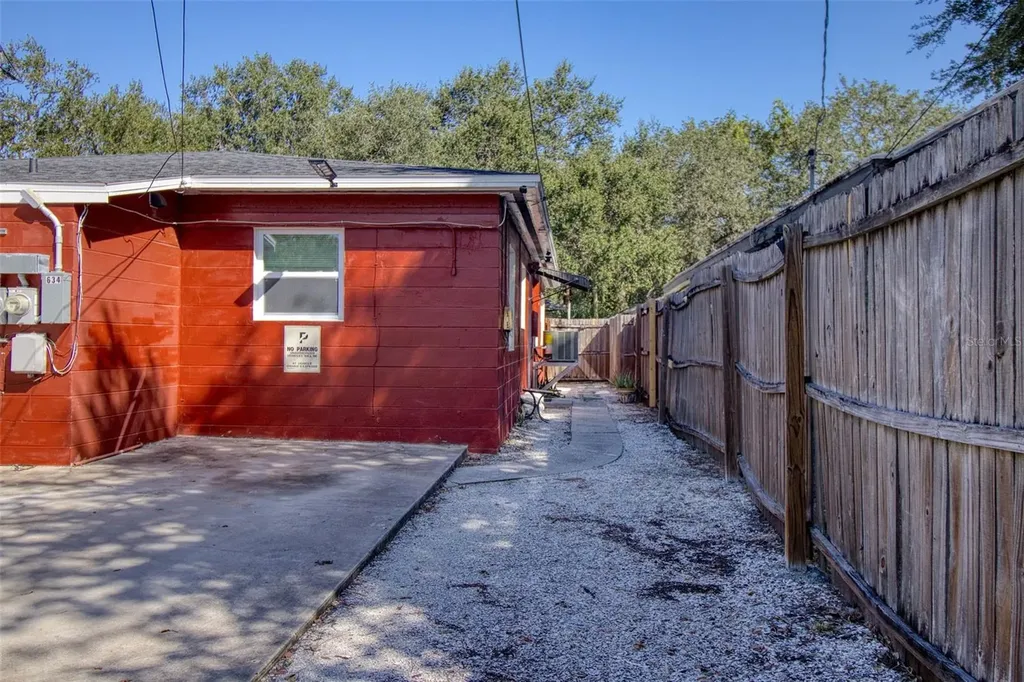 634 15 Avenue S St Petersburg FL 33701