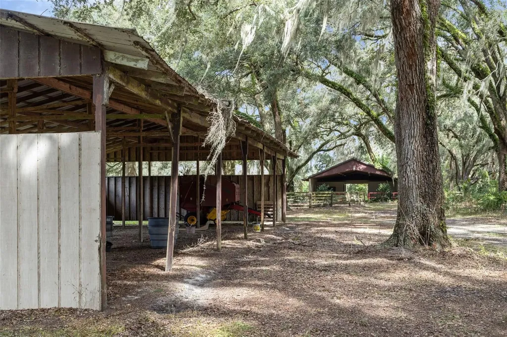 551 NE 200 Avenue Williston FL 32696