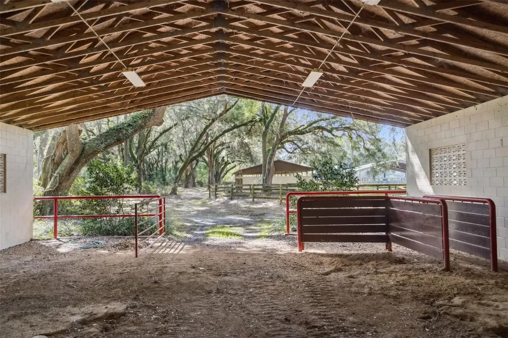 551 NE 200 Avenue Williston FL 32696