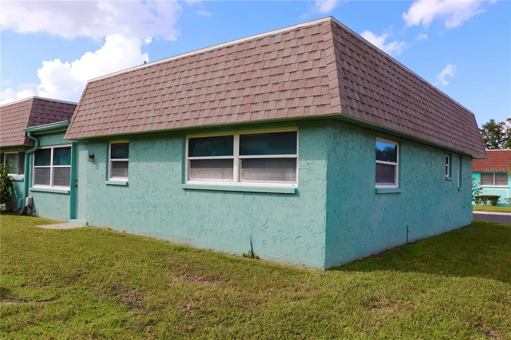 6990 Versailles N Pinellas Park FL 33781