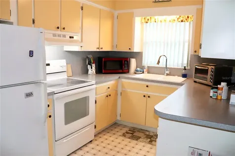 6990 Versailles N Pinellas Park FL 33781
