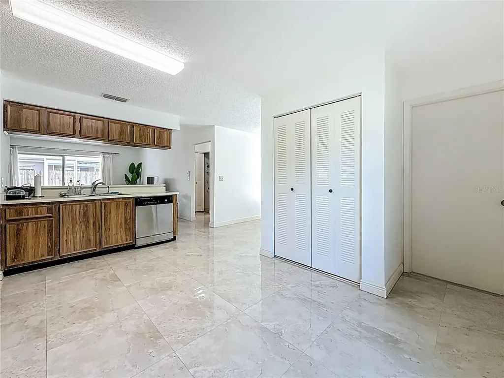 1909 Castle Bay Court Oldsmar FL 34677