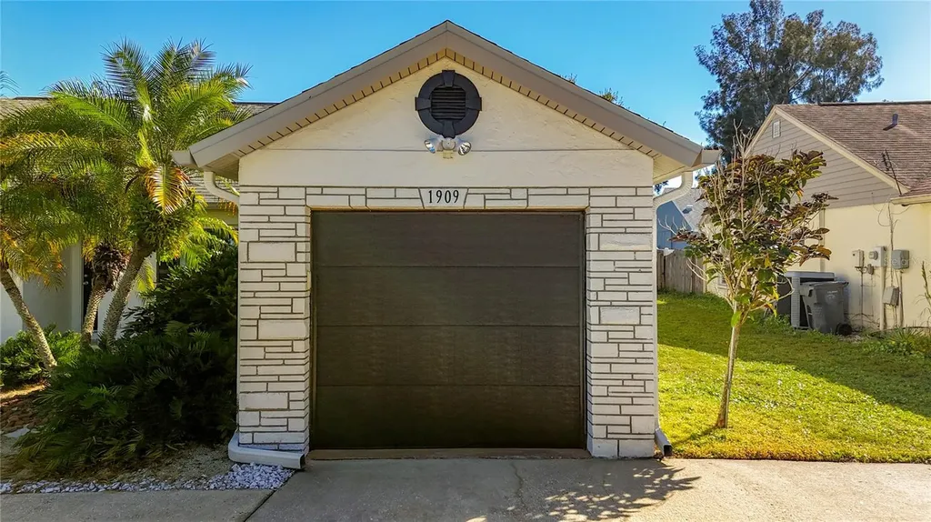 1909 Castle Bay Court Oldsmar FL 34677