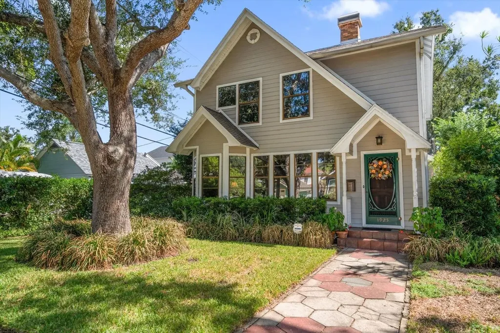 1925 8th Street N St Petersburg FL 33704