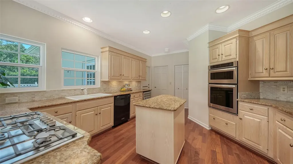 7401 Hemlock Lane Sarasota FL 34241