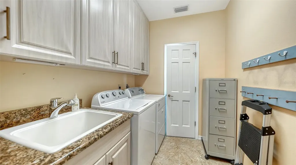 7401 Hemlock Lane Sarasota FL 34241