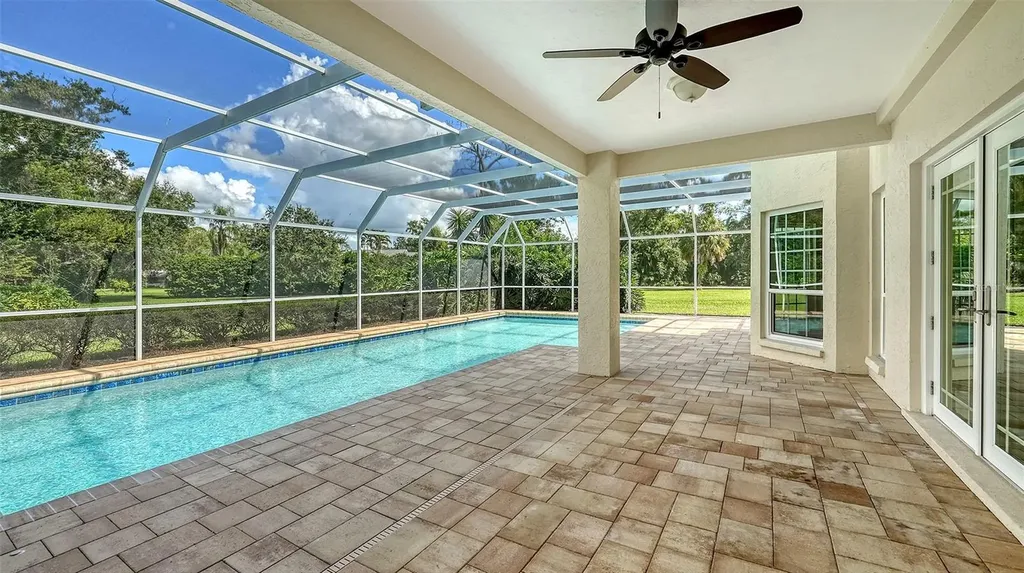 7401 Hemlock Lane Sarasota FL 34241
