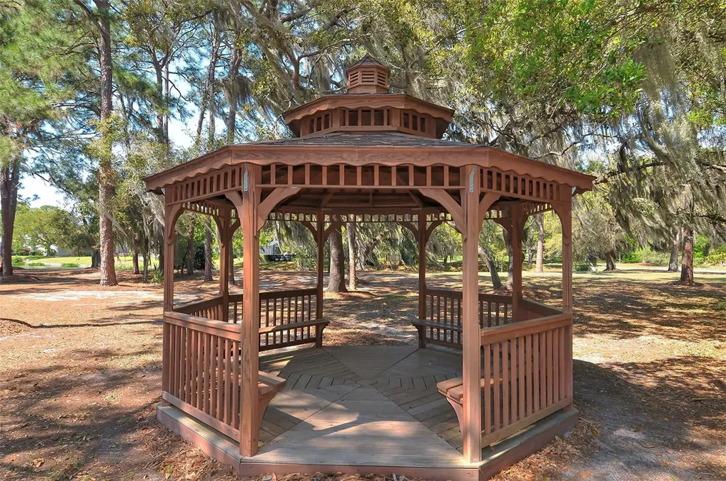 7401 Hemlock Lane Sarasota FL 34241