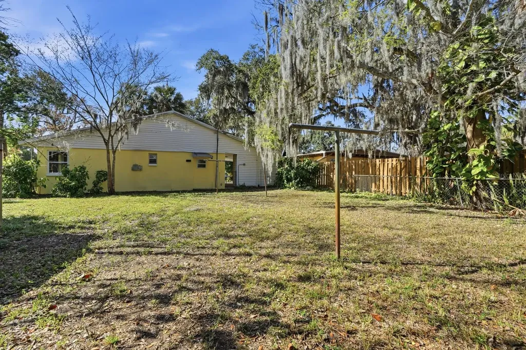 437 Lockhart Street Daytona Beach FL 32114