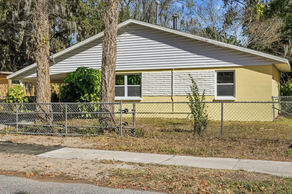 437 Lockhart Street Daytona Beach FL 32114