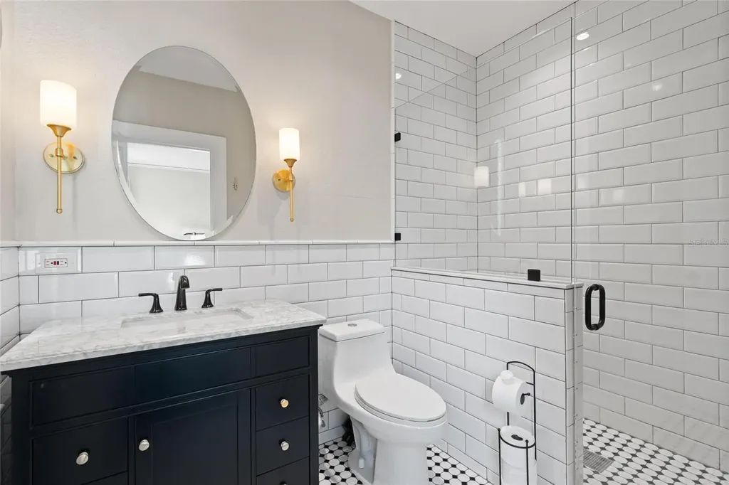 4 W Orange Street Tarpon Springs FL 34689